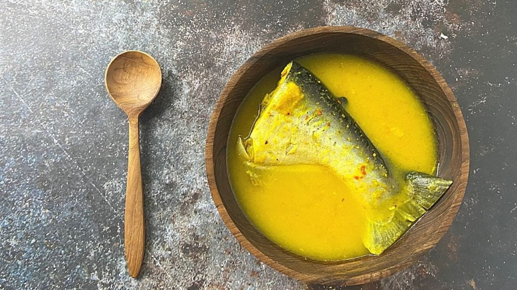 satu mangkok ekor patin yang dimasak pindang