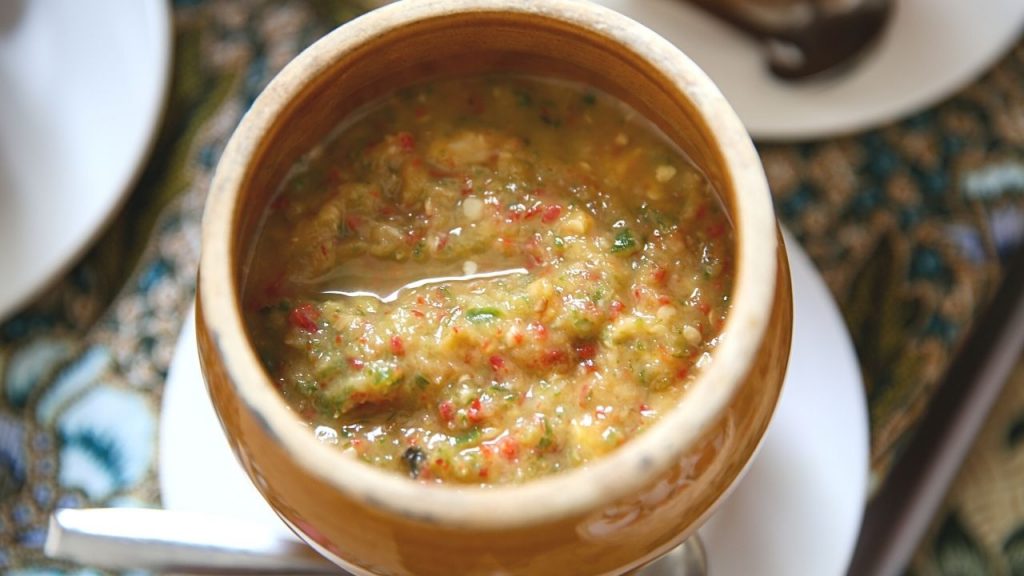 satu mangkok sambal tempoyak khas palembang
